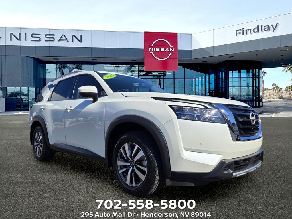 2024 Nissan Pathfinder SL