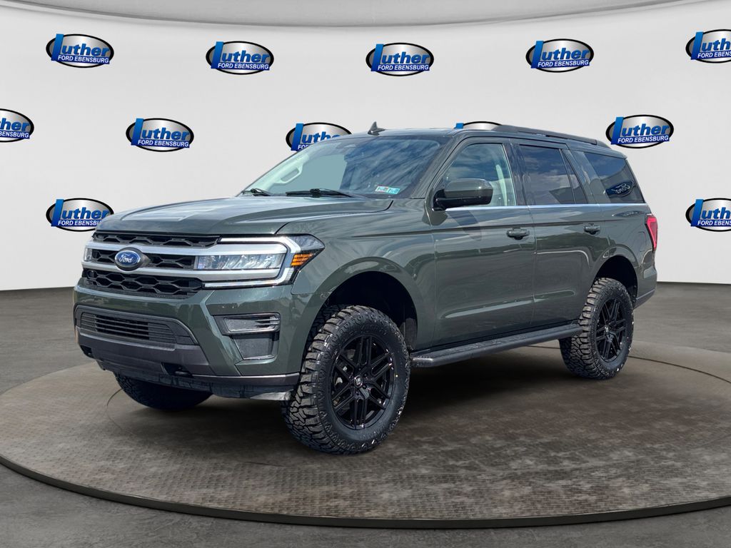 2022 Ford Expedition XLT Green at Grove City Ford