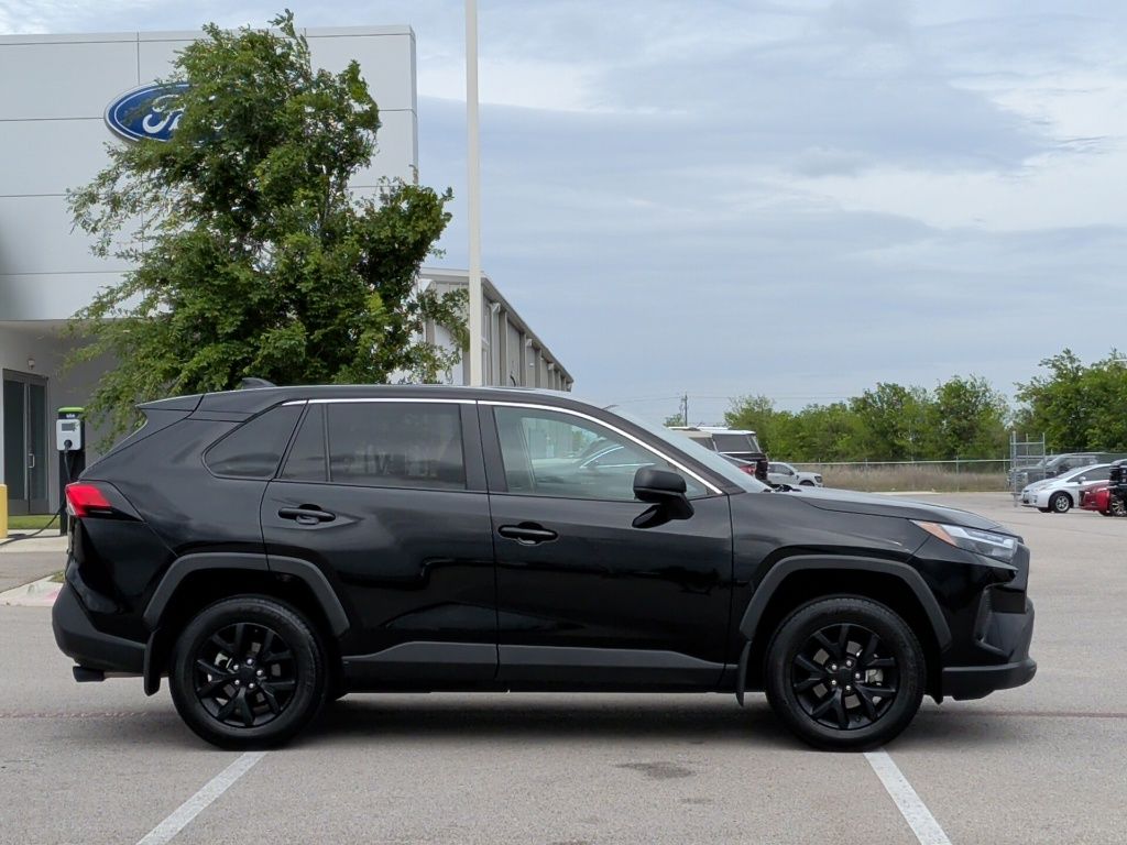 2025 Toyota RAV4 LE - 8
