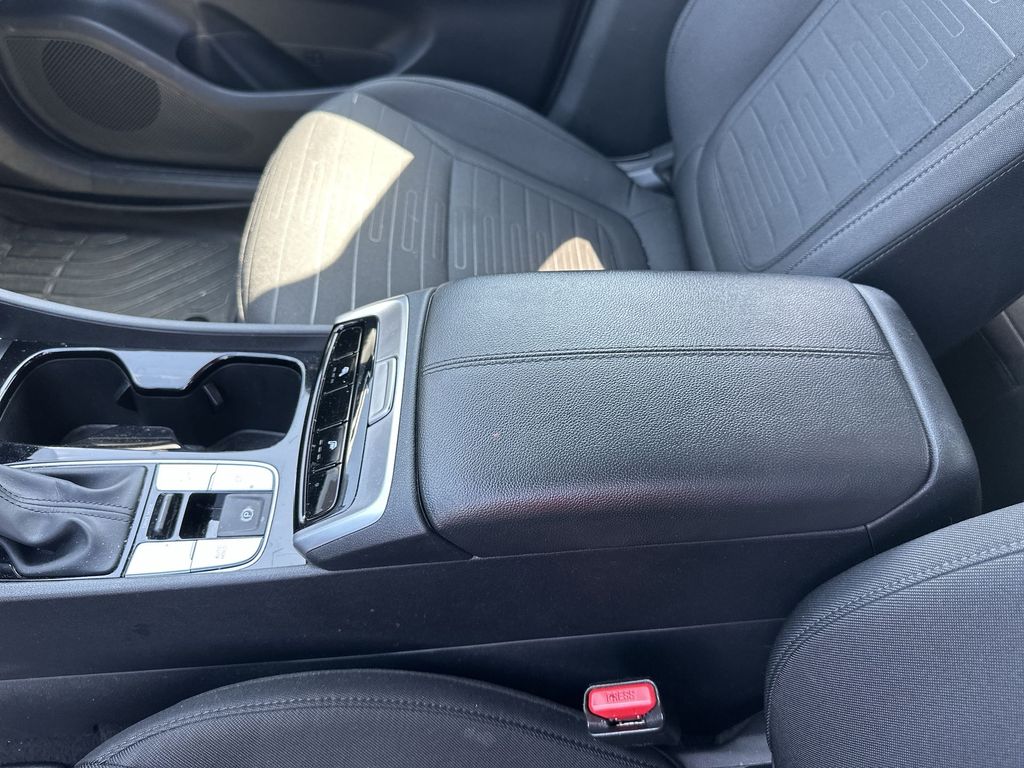 Certified Used 2024 Beige Hyundai SEL image 27