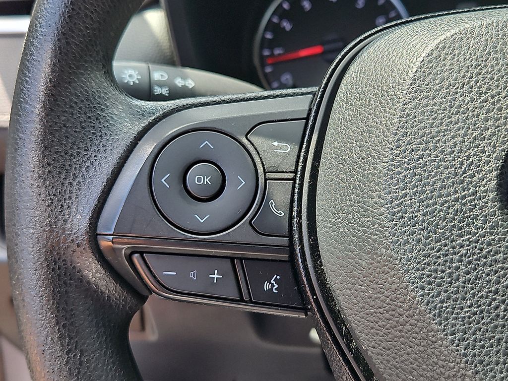 Thumbnail: 2020 Toyota RAV4 - 21