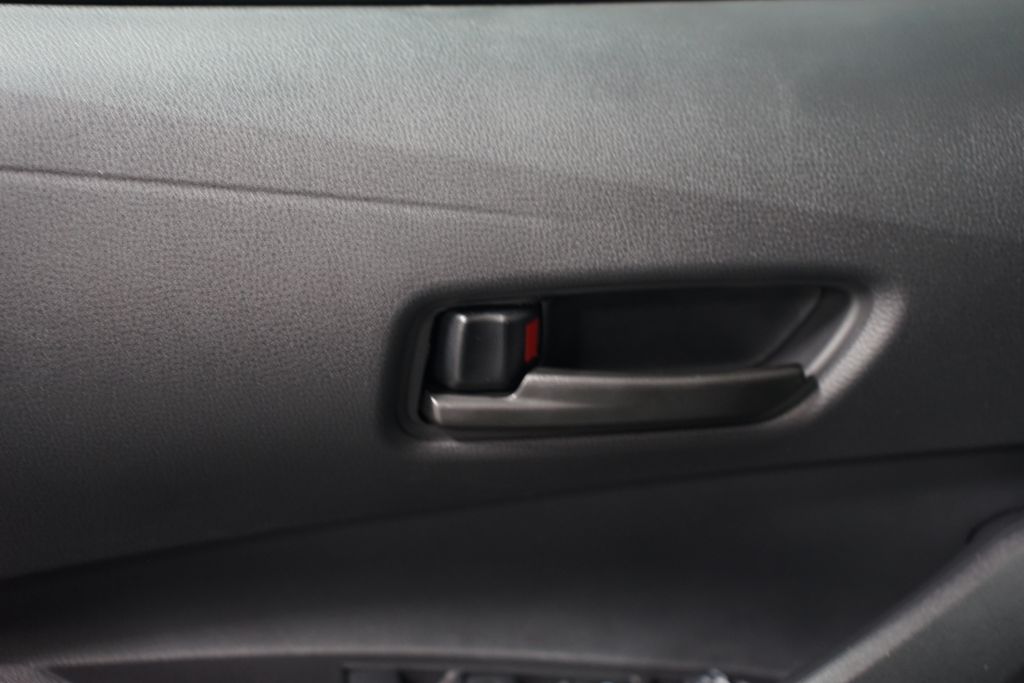 2025 Toyota Corolla LE 29