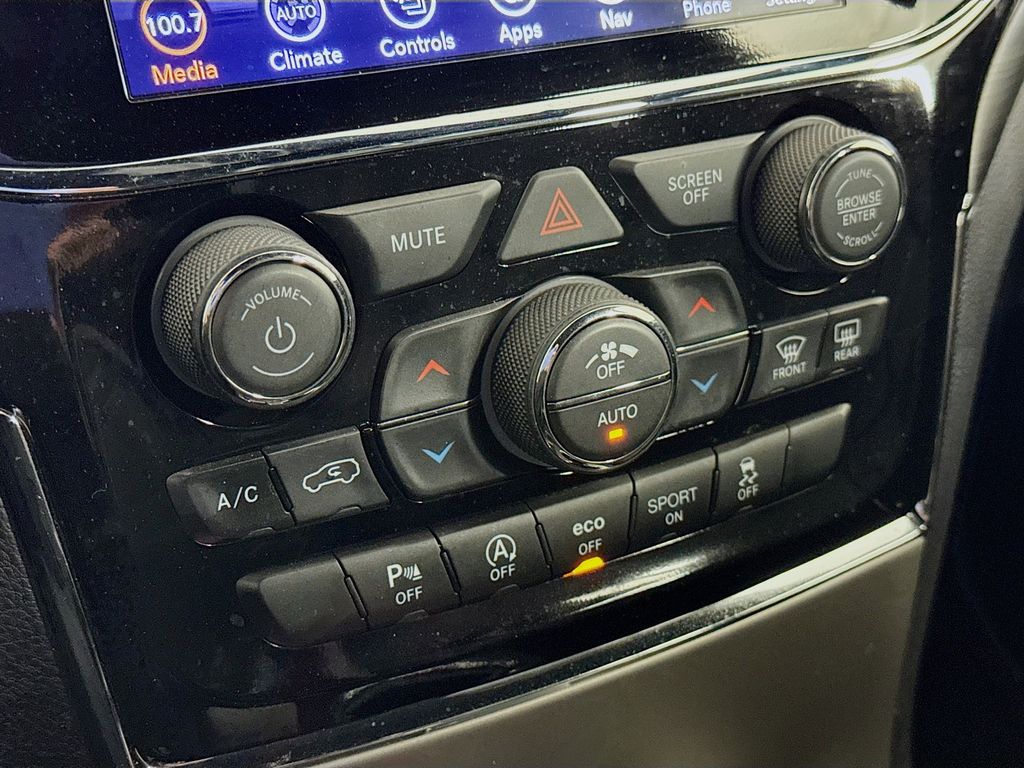 Thumbnail: 2021 Jeep Grand Cherokee - 16