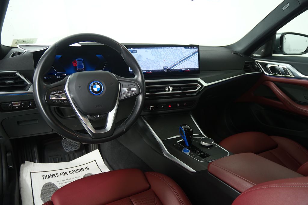 Thumbnail: 2022 BMW i4 - 22
