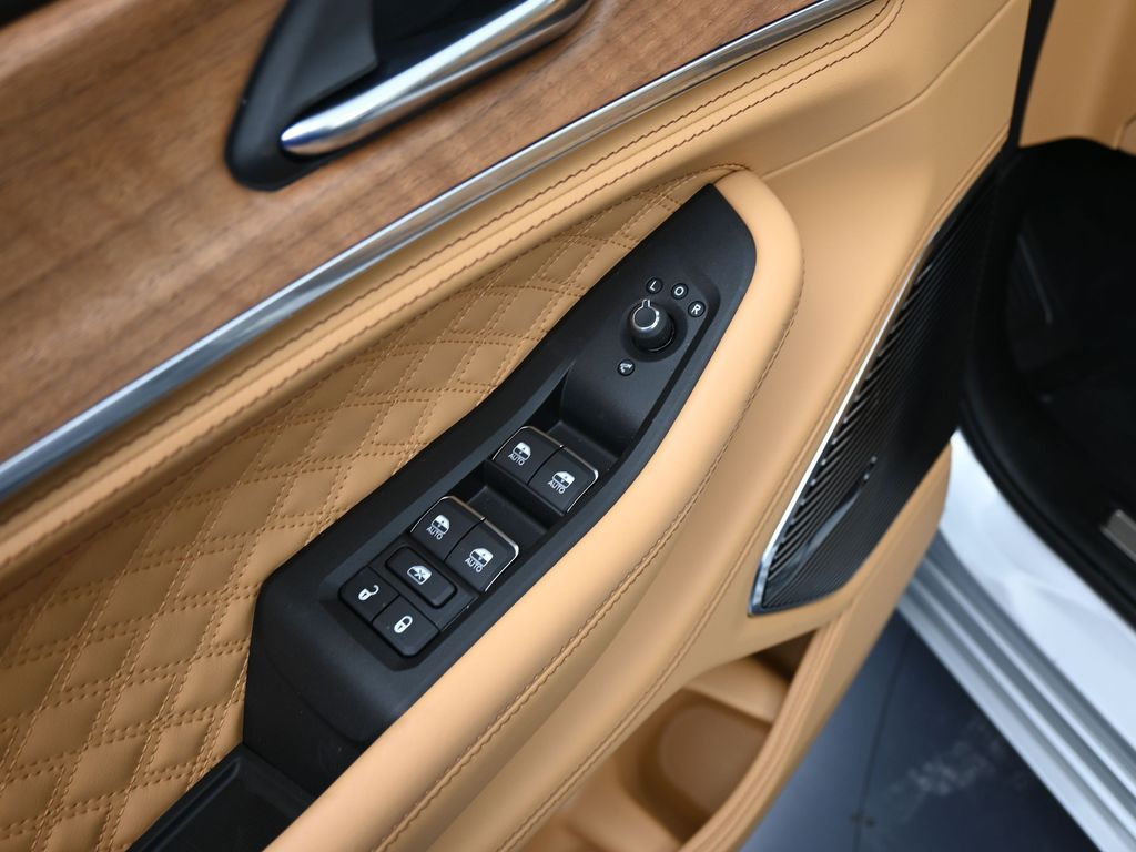 New 2026 Silver Zynith Jeep Summit image 14