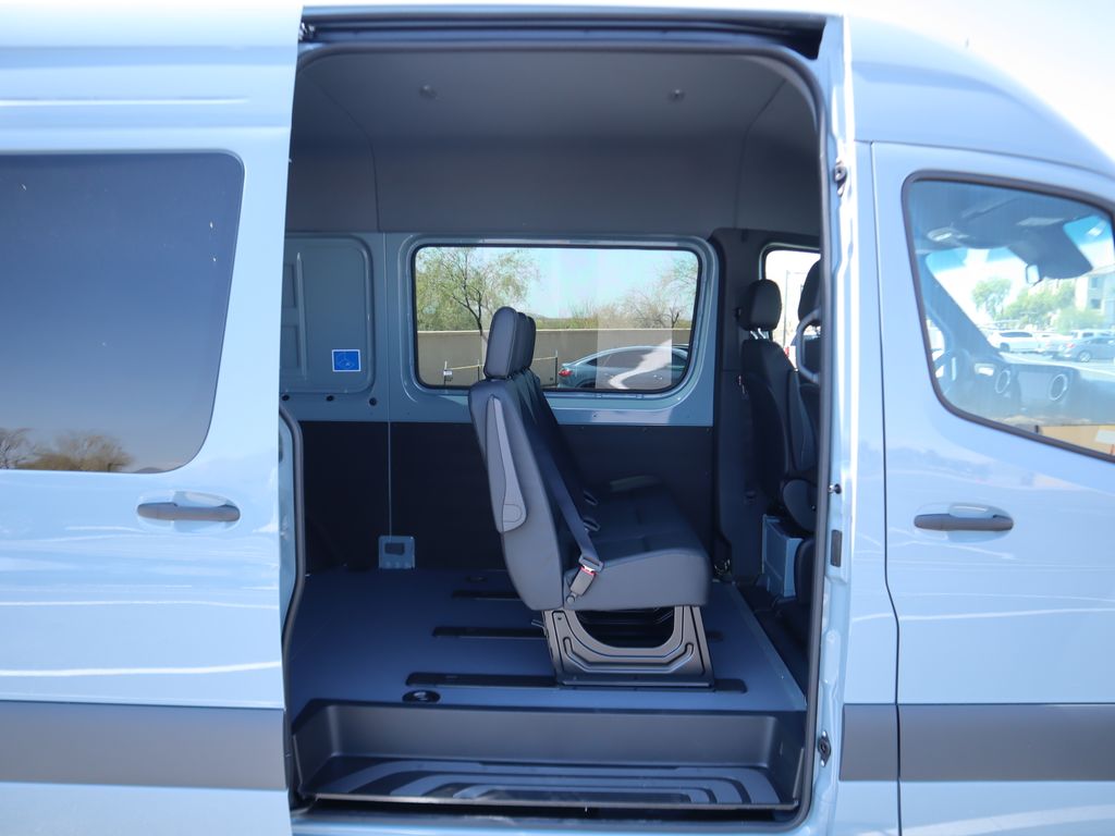 2024 Mercedes-Benz Sprinter 2500 25