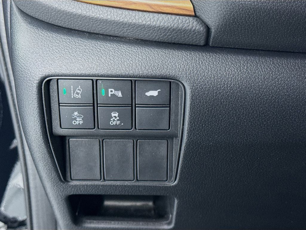 2022 Honda CR-V Hybrid Touring photo