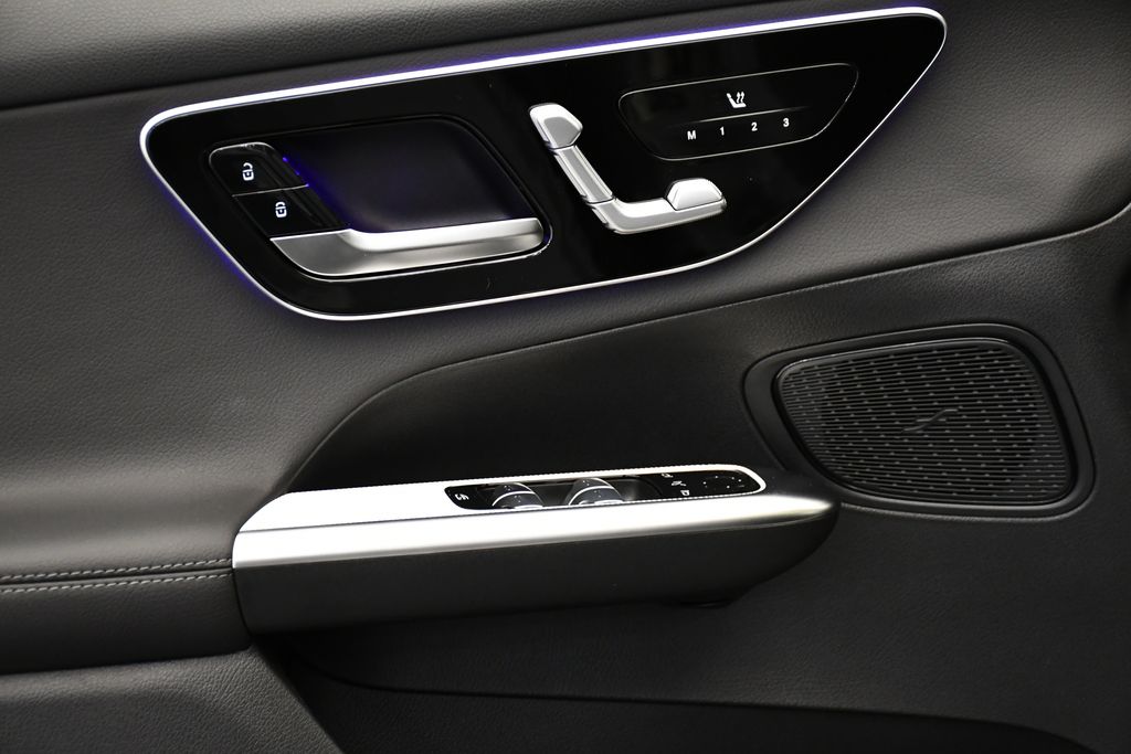 Thumbnail: 2026 Mercedes-Benz GLC - 32