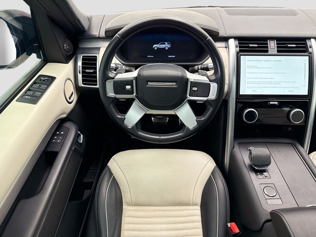 Thumbnail: 2022 Land Rover Discovery - 10