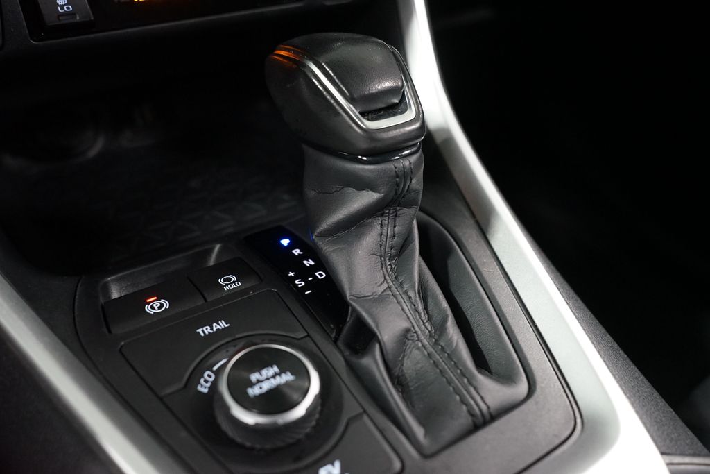 Thumbnail: 2024 Toyota RAV4 - 21