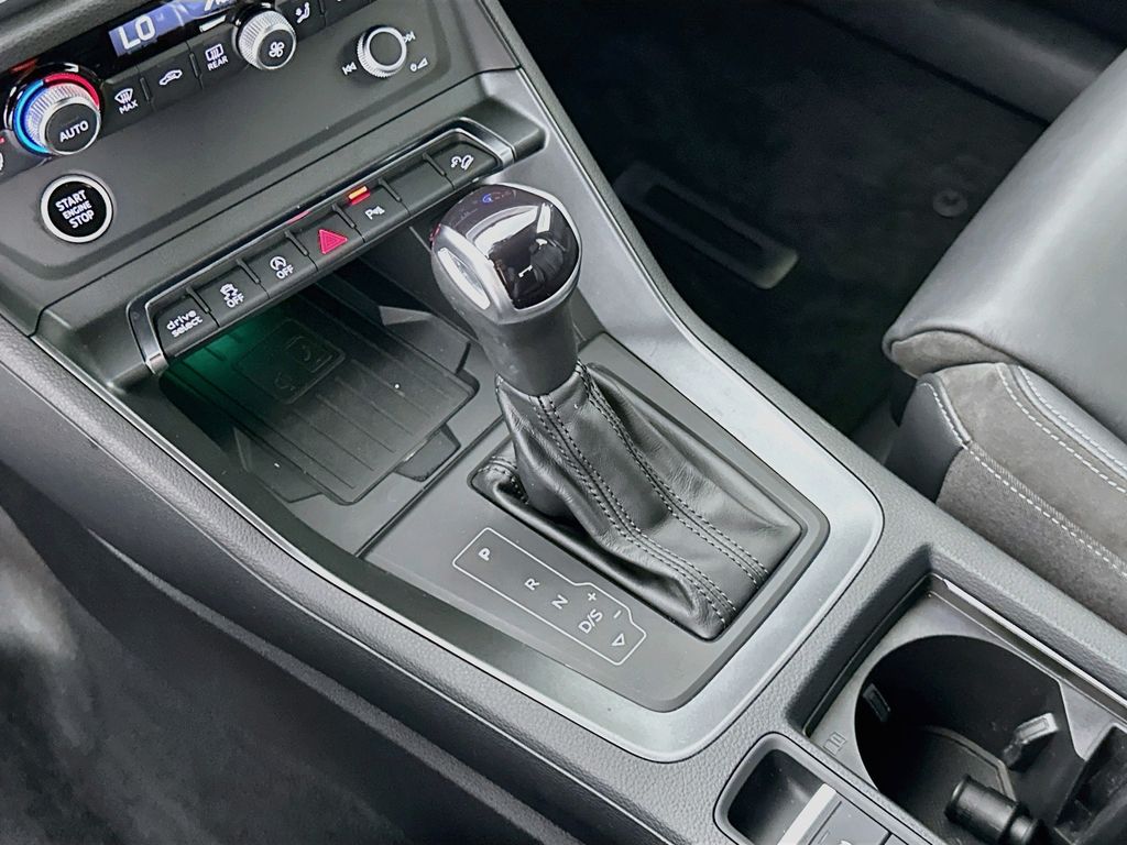 Thumbnail: 2022 Audi Q3 - 16