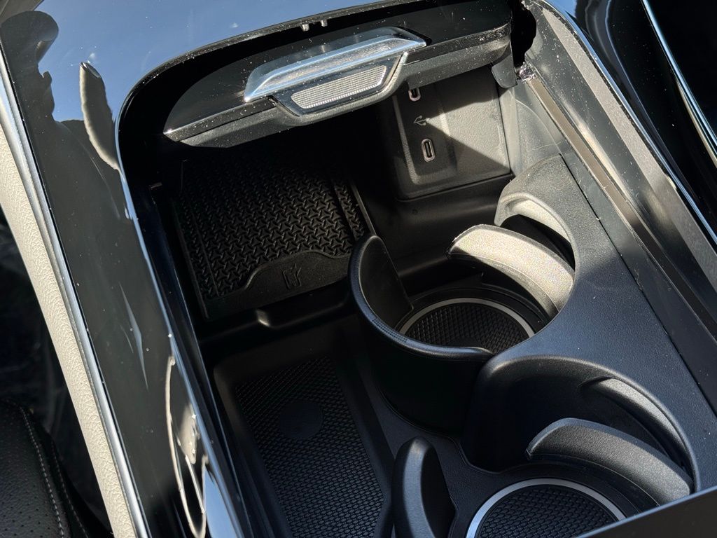 2025 Mercedes-Benz GLC GLC 350e photo
