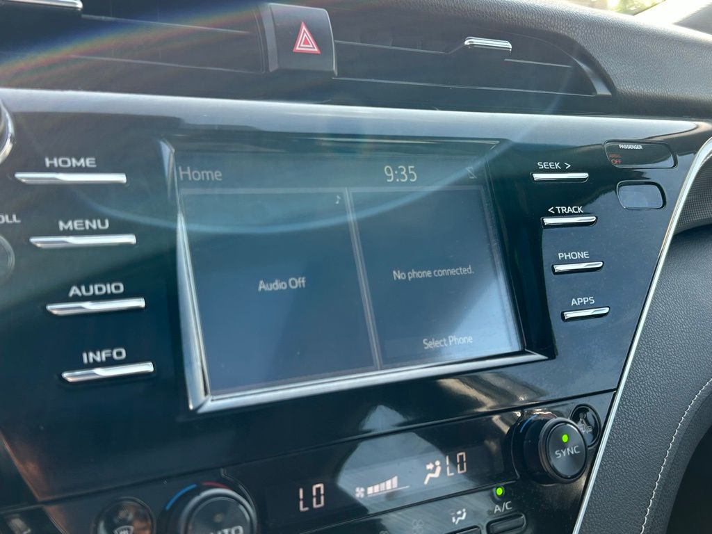 2018 Toyota Camry XSE 18