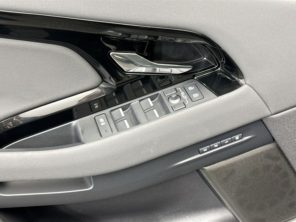 Thumbnail: 2025 Land Rover Range Rover Evoque - 22