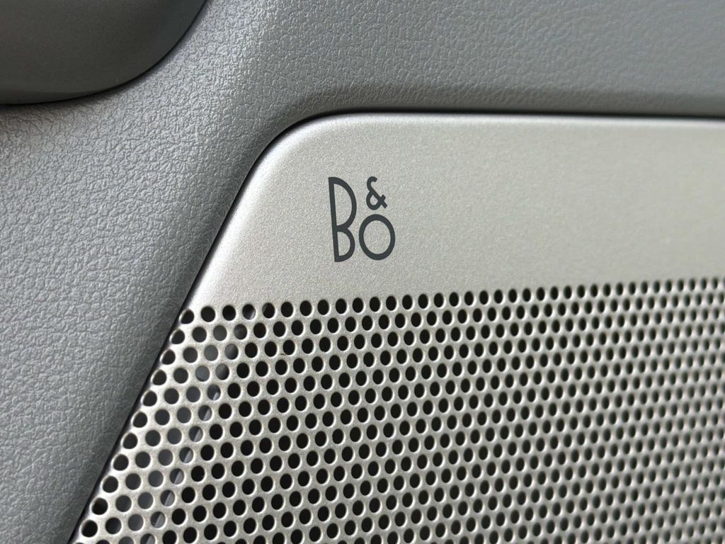 Used 2025 Ford F-150 Lariat 4D SuperCrew