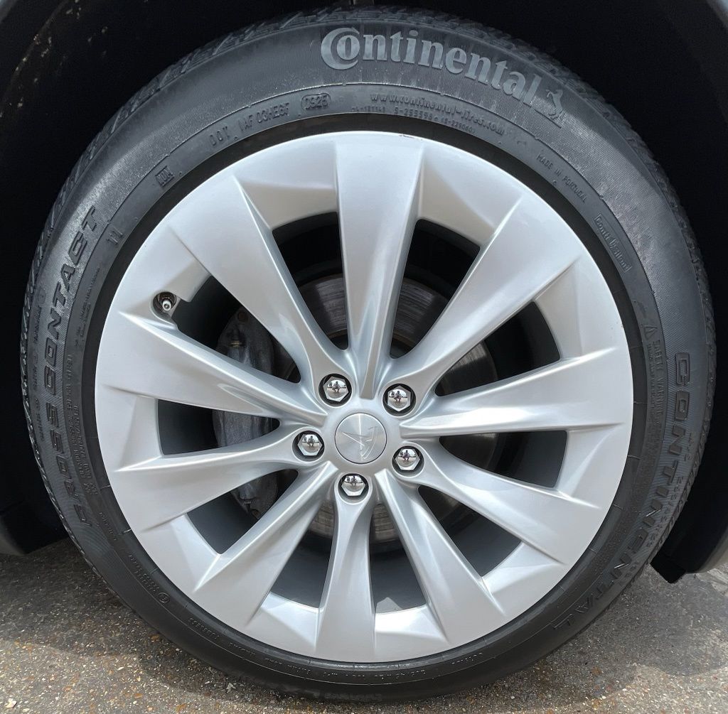 2018 Tesla Model X 75D Silver at Autostrade