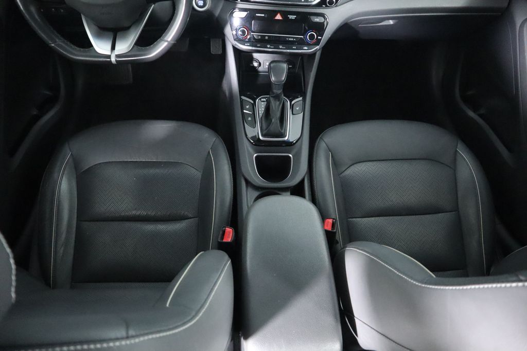 2019 Hyundai Ioniq SE 16