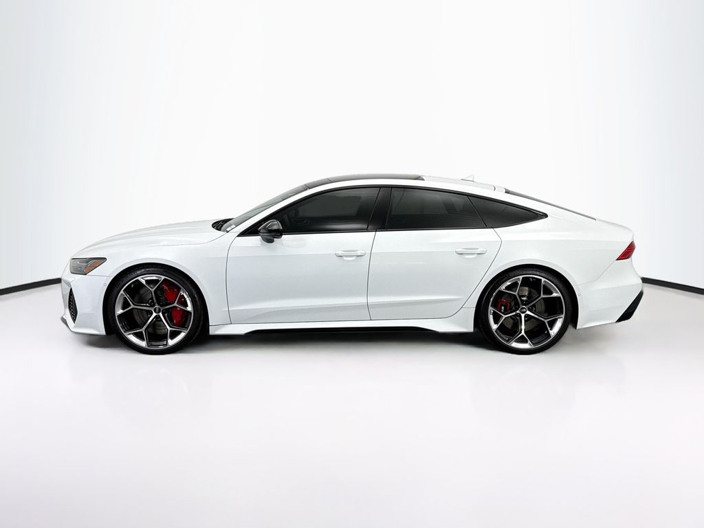 Thumbnail: 2024 Audi RS 7 - 8