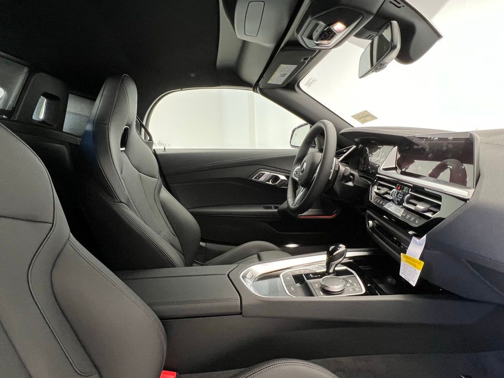 Thumbnail: 2026 BMW Z4 - 10