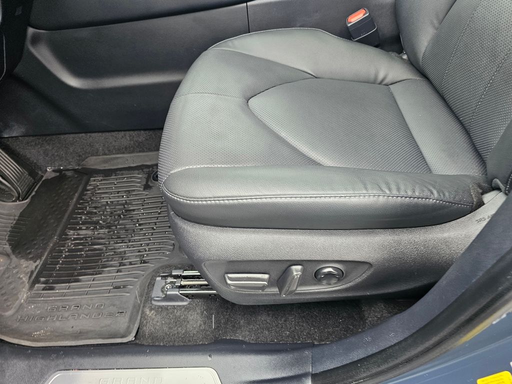 2024 Toyota Grand Highlander Limited White at Davis Toyota of Orangeburg