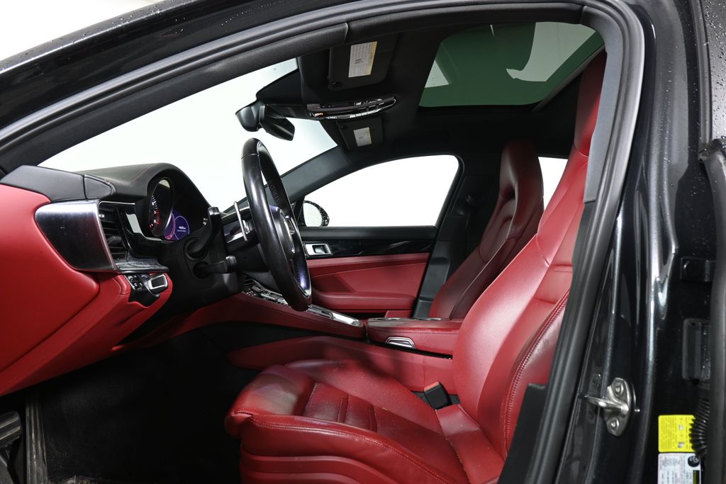 Thumbnail: 2021 Porsche Panamera - 3