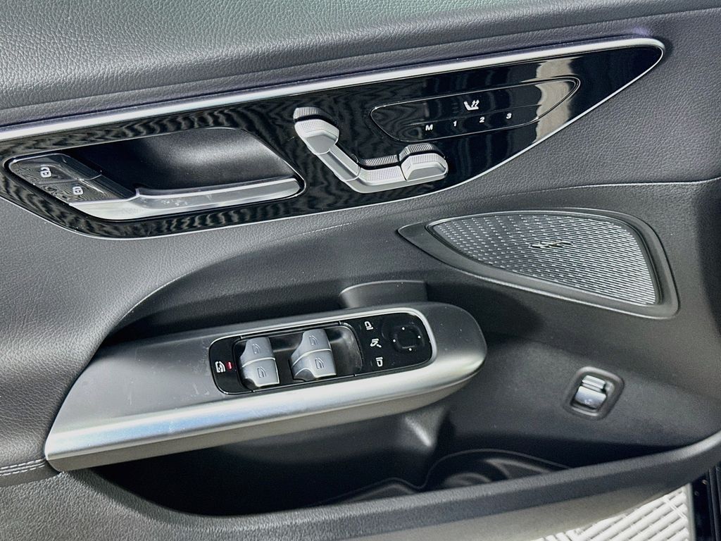 Thumbnail: 2024 Mercedes-Benz C-Class - 17