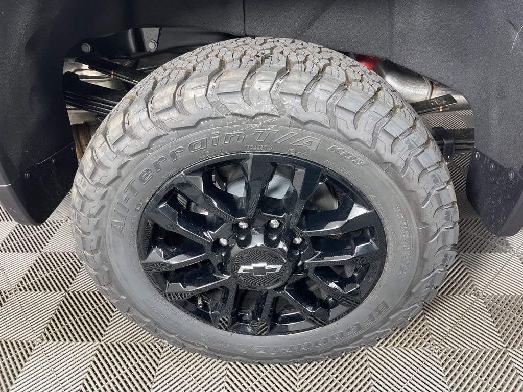 2025 Chevrolet Silverado 2500 LT 19
