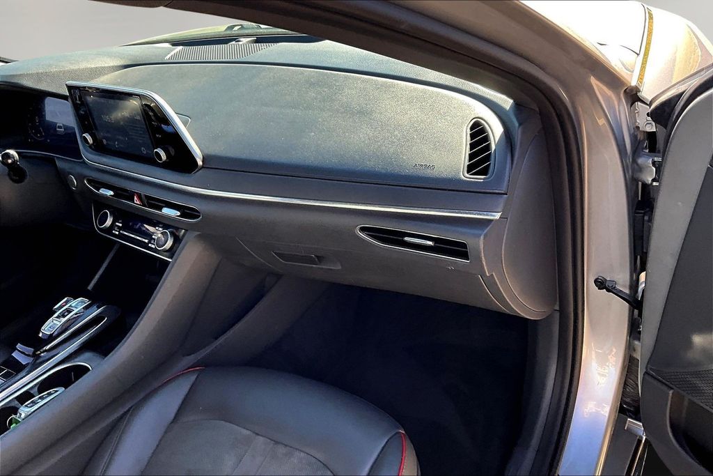 Certified Used 2020 Silver Hyundai SEL Plus image 23