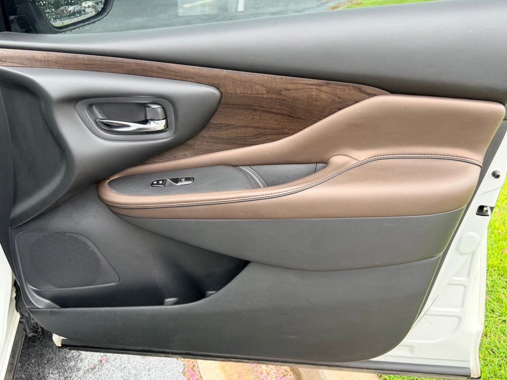 2019 Nissan Murano Platinum Pearl White - Jim Hudson Acura - Image 11