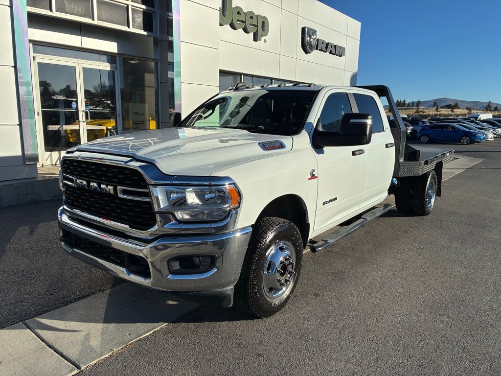 2024 RAM 3500 Chassis SLT Crew Cab LB DRW 4WD