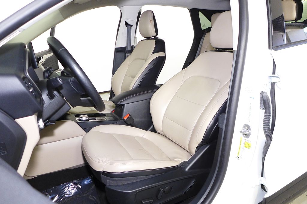 Thumbnail: 2021 Ford Escape - 22