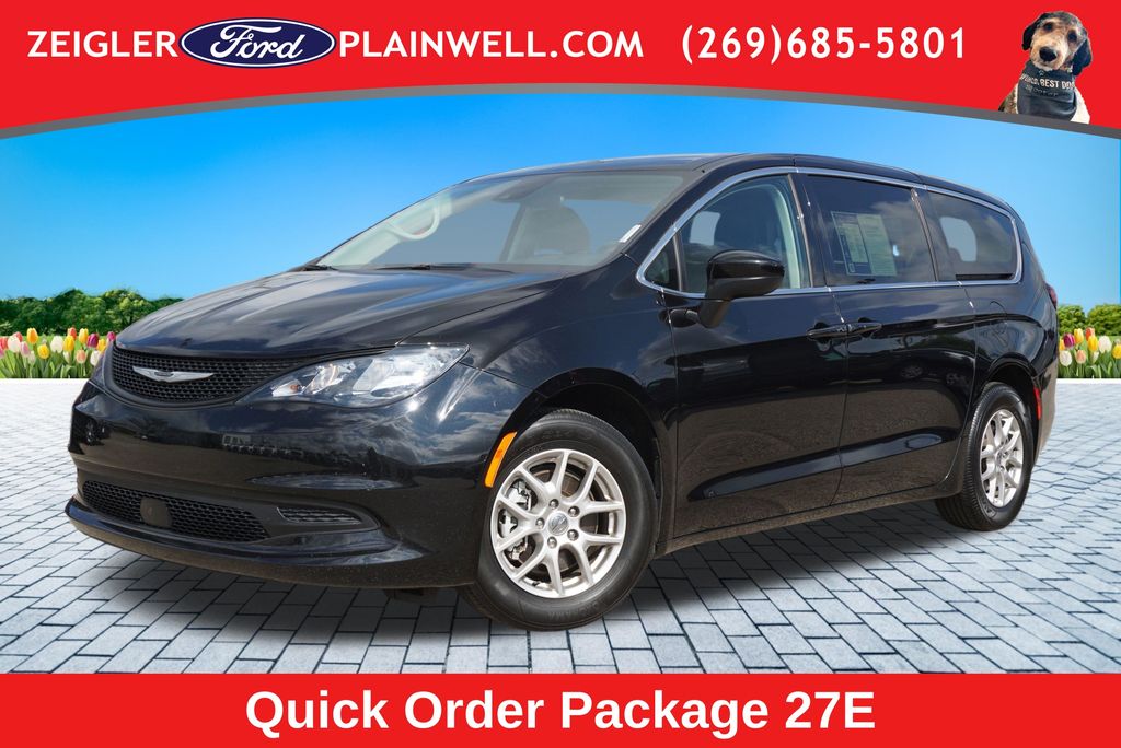 Diamond Black Crystal Pearlcoat 2024 Chrysler Voyager Minivan Front-Wheel Drive 9-Speed Automatic
