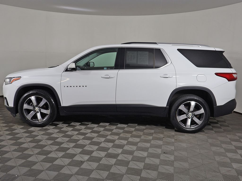 Used 2018 White Chevrolet 3LT image 18