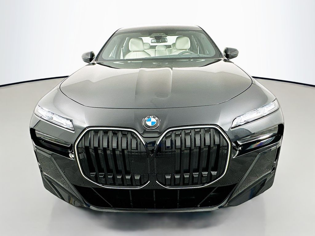 Thumbnail: 2026 BMW 7 Series - 2