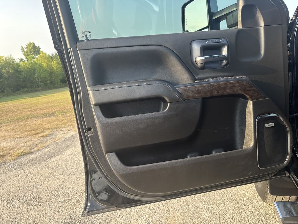 2019 GMC Sierra 3500HD Denali - 9
