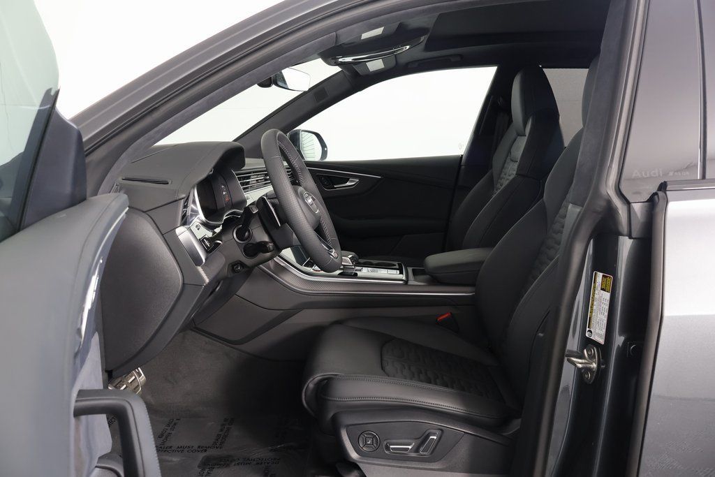 Thumbnail: 2026 Audi RS Q8 - 5