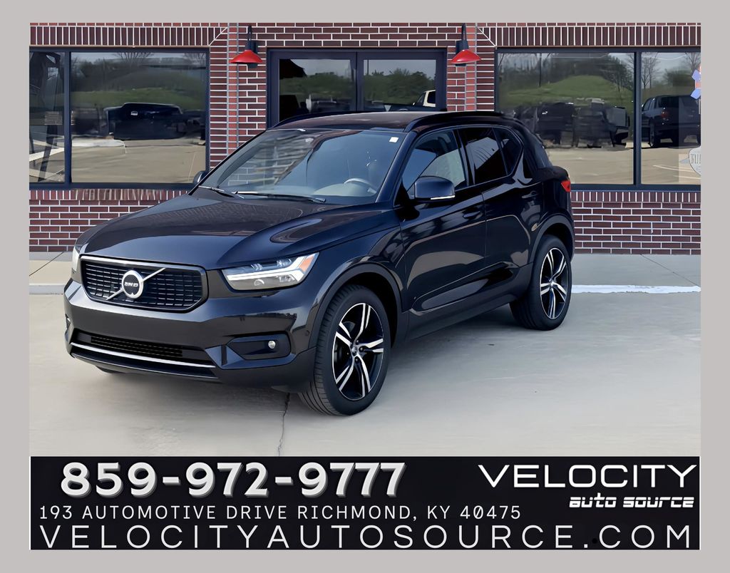 2022 Volvo XC40 T5 R-Design AWD