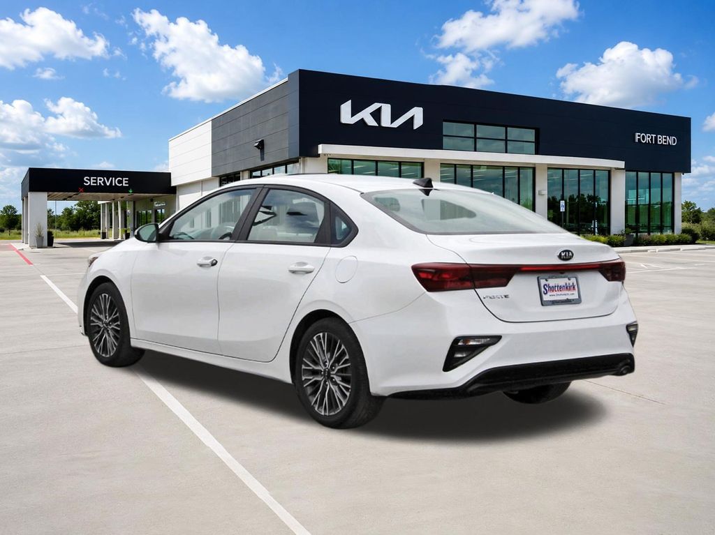 2021 Kia Forte LXS White at Community Toyota