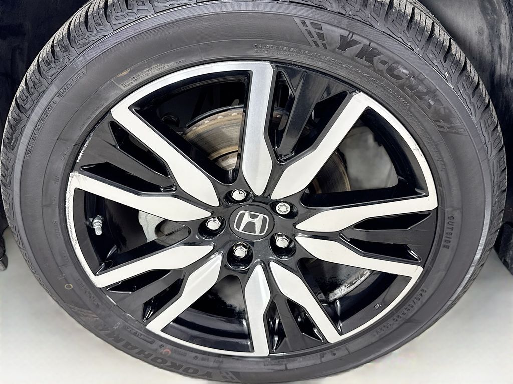 Used Car 2019 Honda Pilot  Touring For Sale Under $25,000 In Austin, Texas