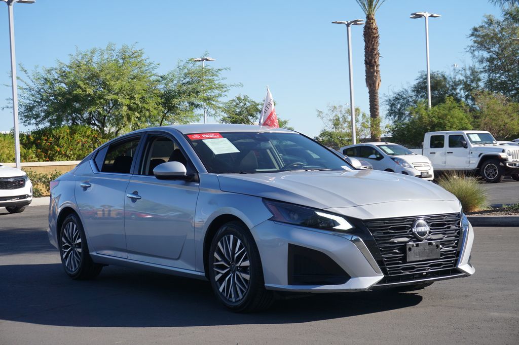 2023 Nissan Altima 2.5 SV 4