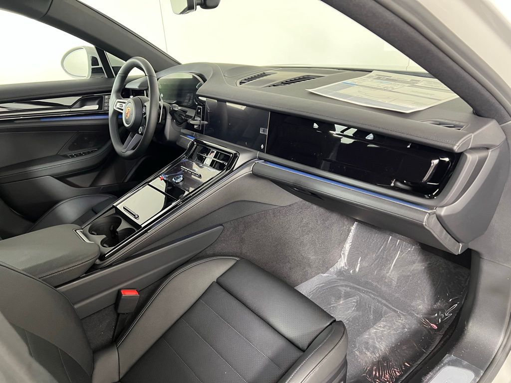 2026 Porsche Panamera Base - Photo 17