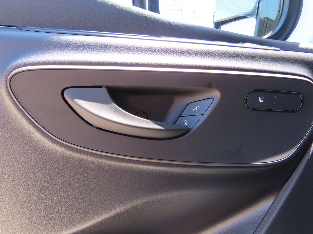 Thumbnail: 2025 Mercedes-Benz Sprinter - 21