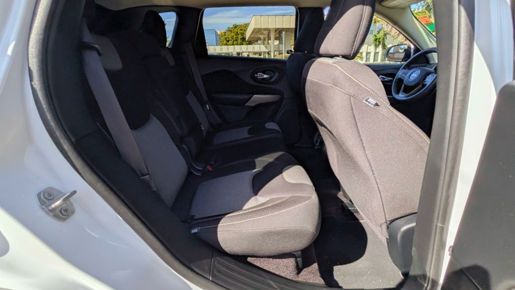 Used 2018 Jeep Cherokee Latitude 4D Sport Utility