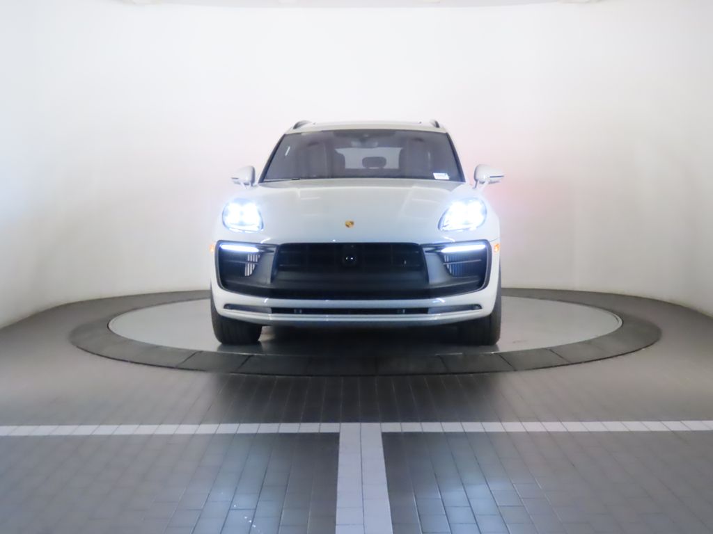 Thumbnail: 2025 Porsche Macan - 10