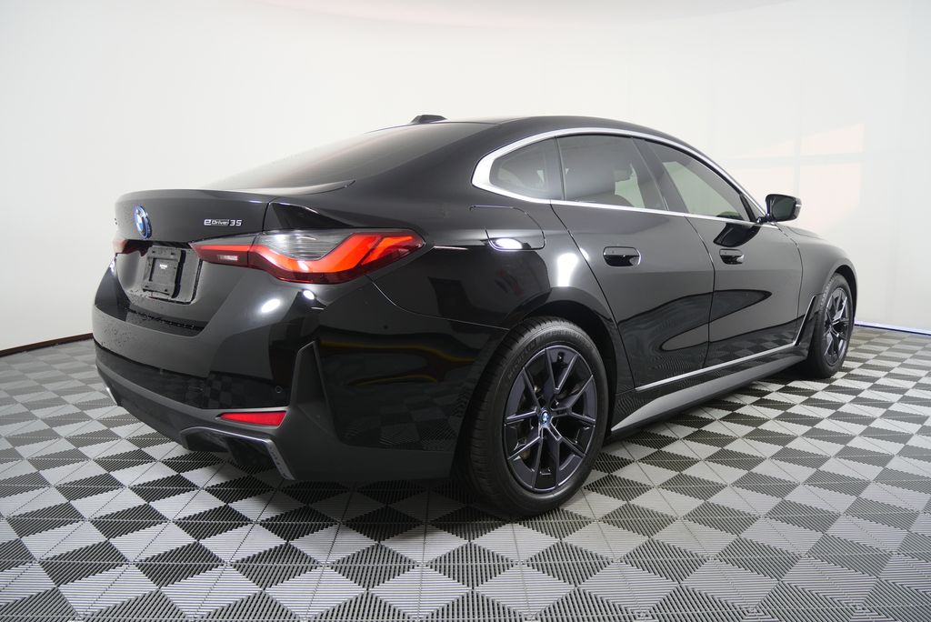 Thumbnail: 2023 BMW i4 - 3