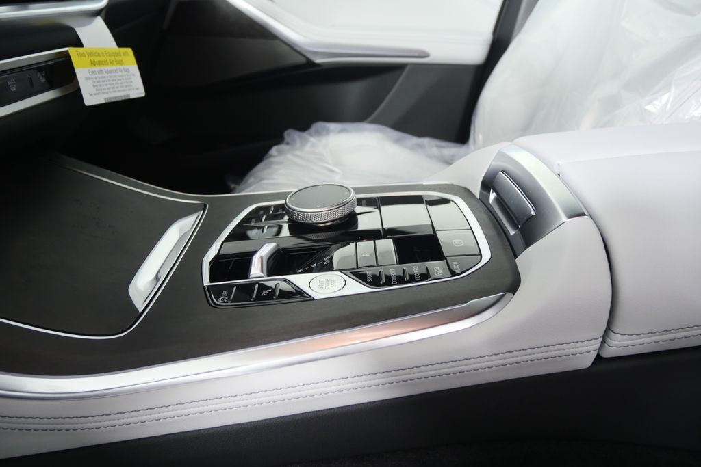 Thumbnail: 2026 BMW X5 - 22