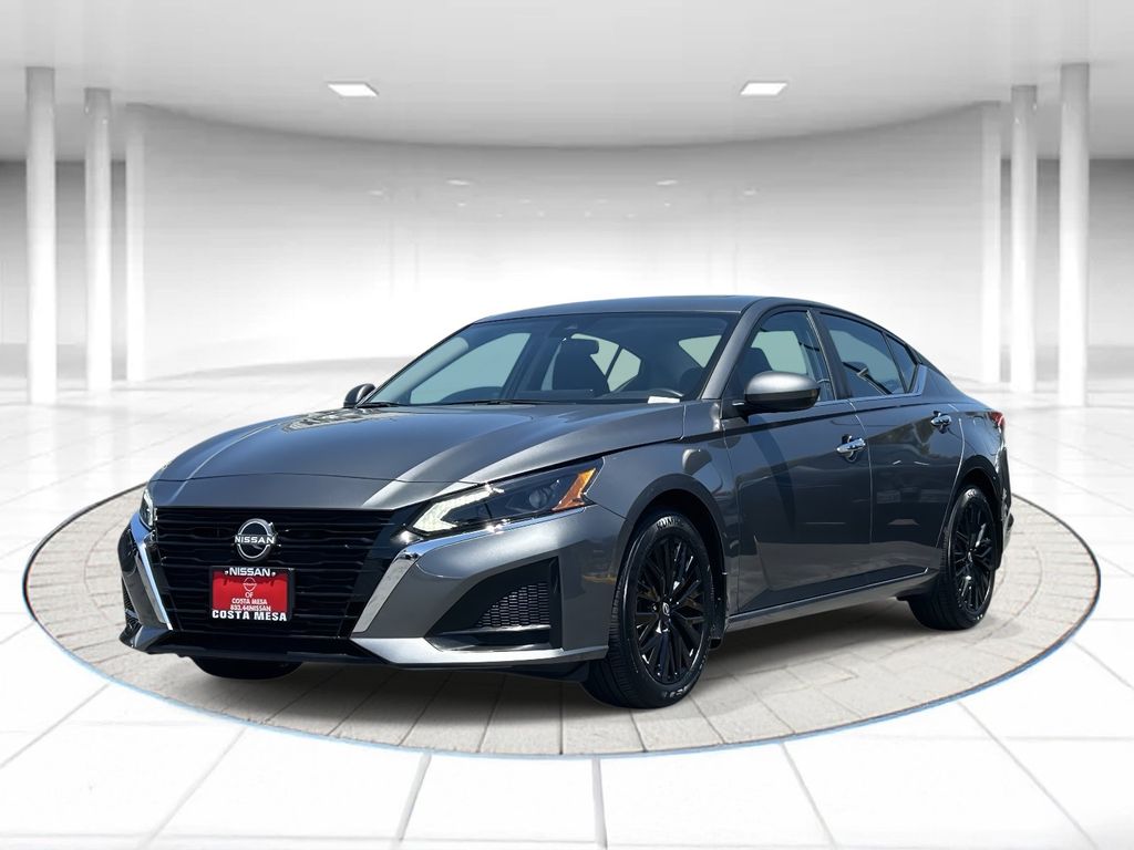Gray (Gun Metallic) 2025 Nissan Altima Sedan Front-Wheel Drive Continuously Variable Transmission