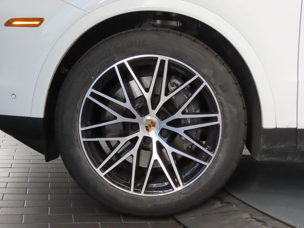 Thumbnail: 2025 Porsche Cayenne - 11