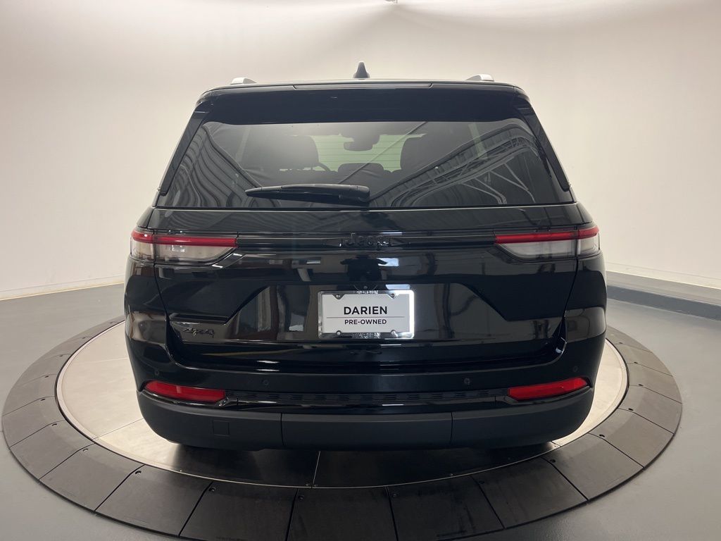 Thumbnail: 2022 Jeep Grand Cherokee - 4