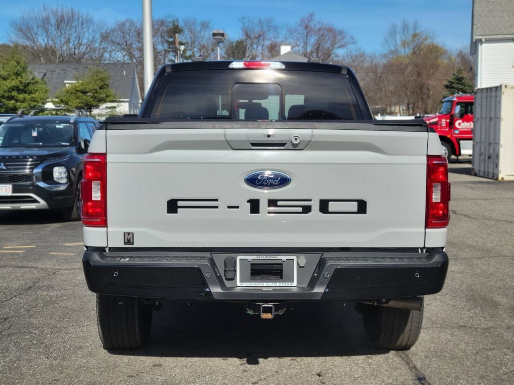 View vehicle photo 4